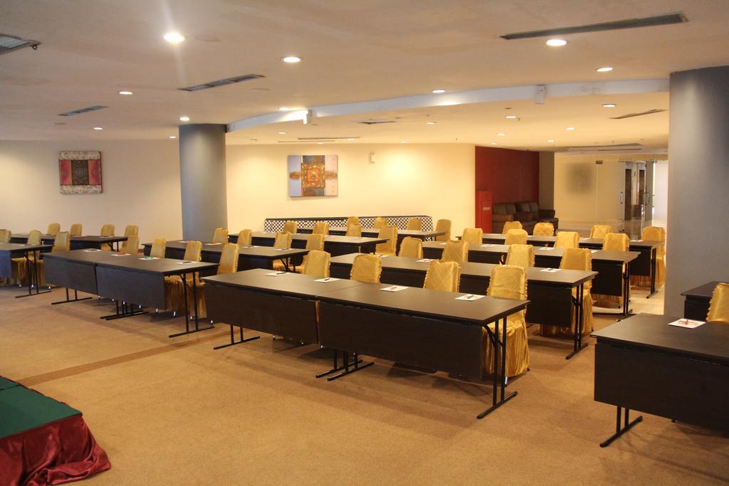 Nam Center Hotel Kemayoran ジャカルタ エクステリア 写真