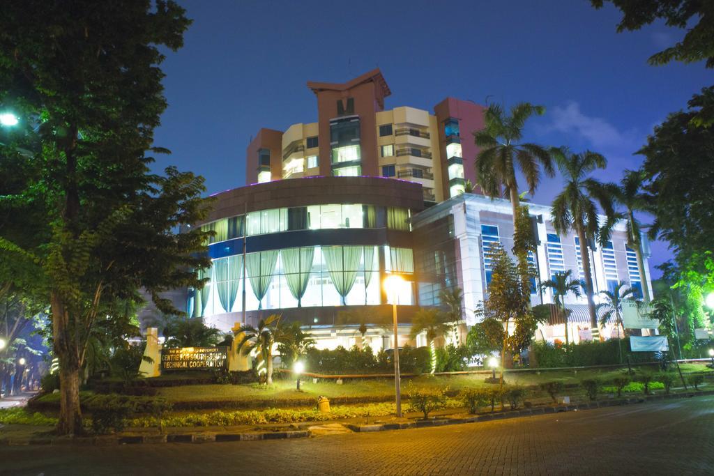 Nam Center Hotel Kemayoran ジャカルタ エクステリア 写真