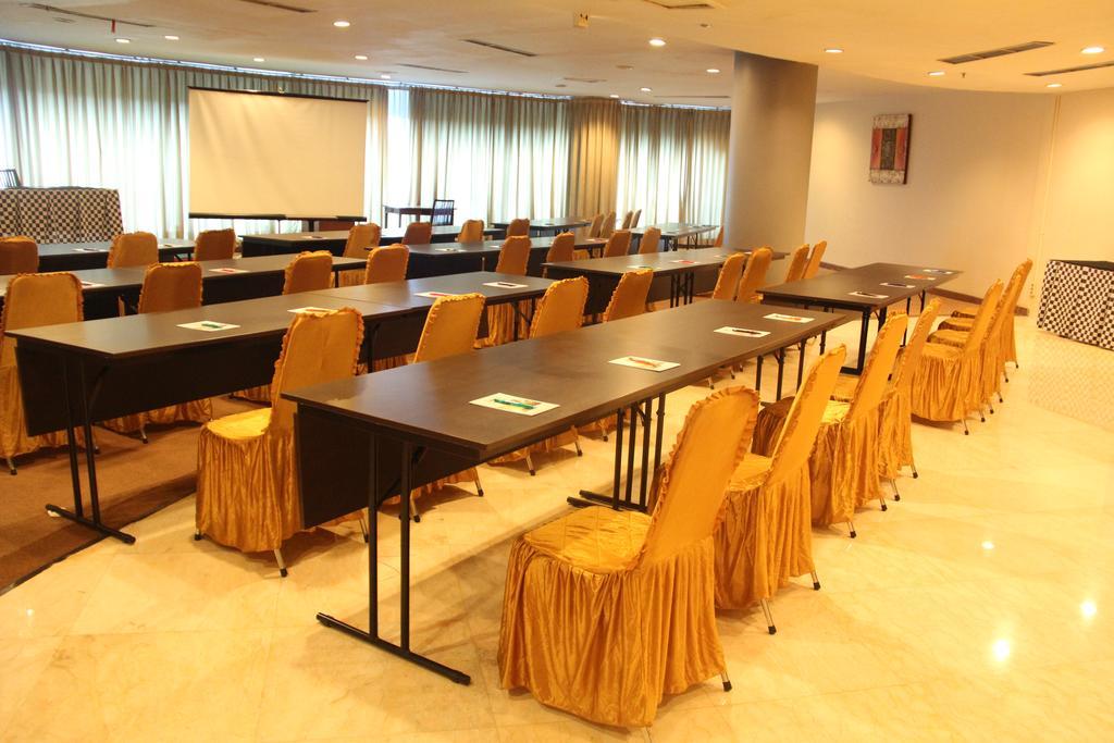 Nam Center Hotel Kemayoran ジャカルタ エクステリア 写真
